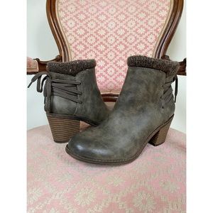 Roxy Sherpa Lined Grey Heeled Booties Size 6